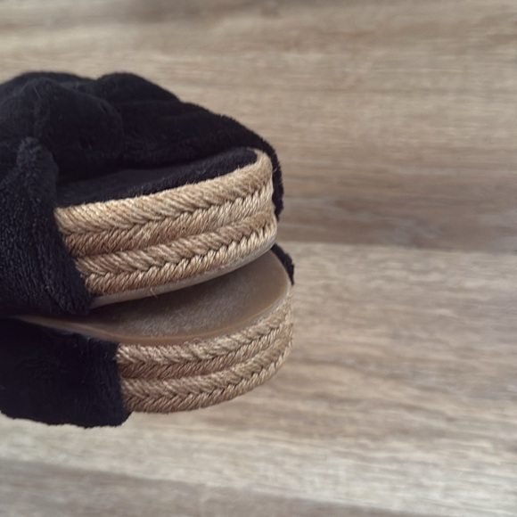 Mara & Mine Sandals - Picture 5 of 8